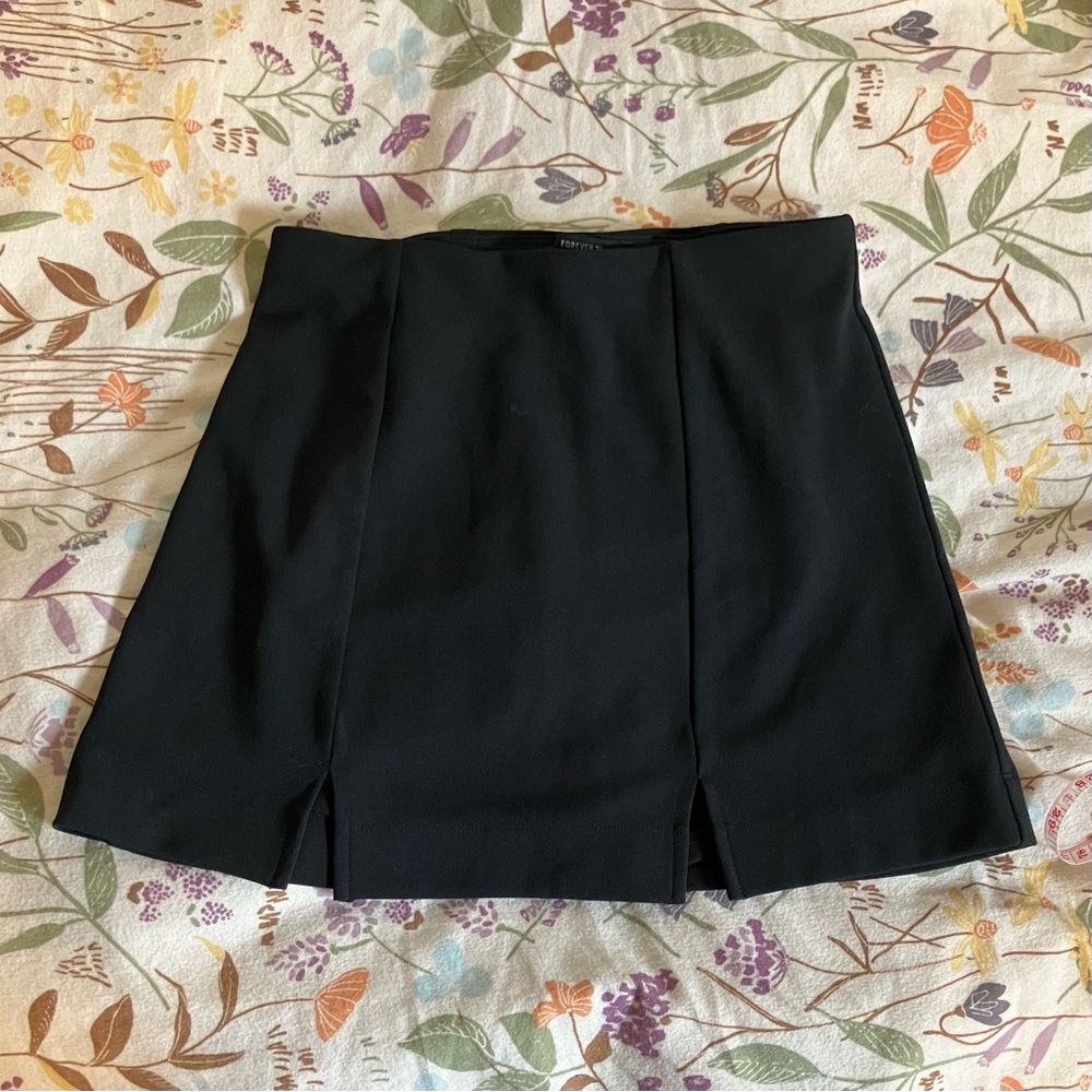 Forever 21 Black Mini Skirt